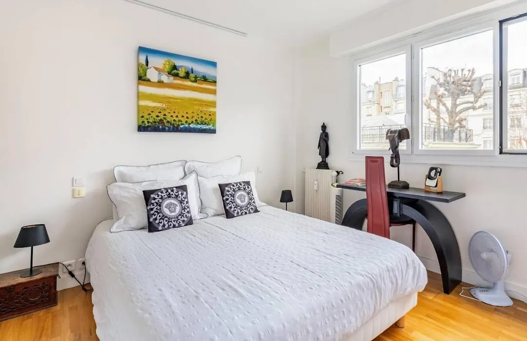 Private bedrooms near Eiffel Tower-1